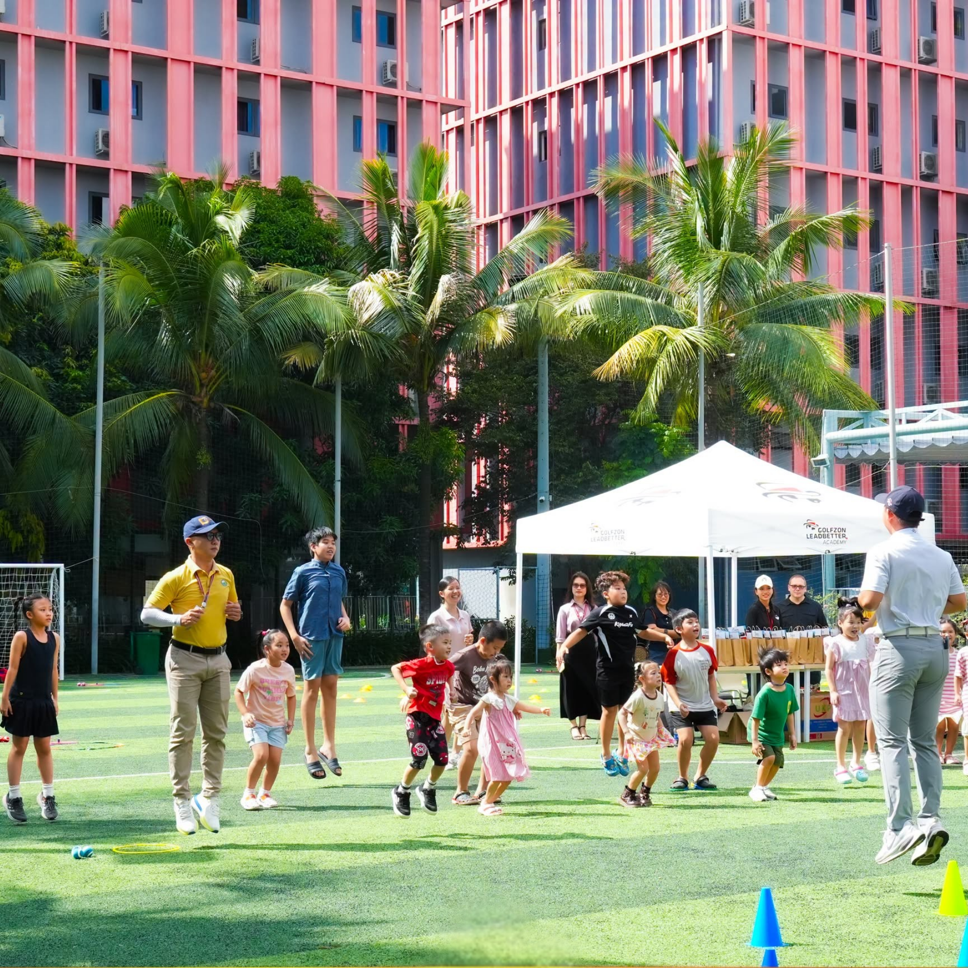 Học sinh SNA Marianapolis trải nghiệm Junior Golf tại GLA HCMC